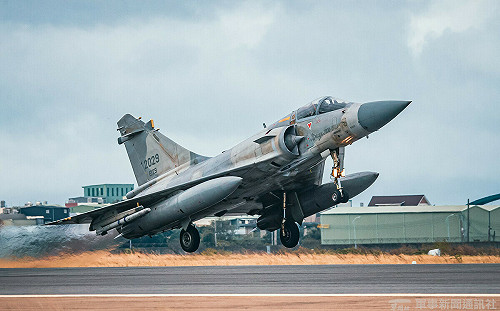 烏軍首架幻象2000墜毀! 飛行員緊急彈射逃生 F-16也有3架被毀