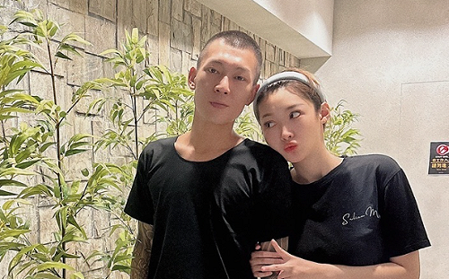 歐菈「徒手抓蟑螂」嚇壞鳳梨!尖叫爆粗:去戶政辦離婚