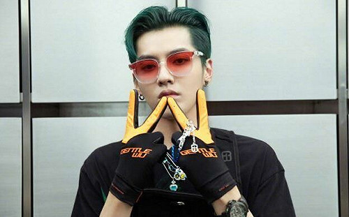 吳亦凡入獄3年 爆吳媽「變賣兒千萬豪車換現金」