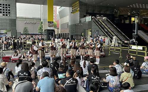 企業助圓夢 桃市2國小樂團在京都車站快閃表演獲滿堂彩