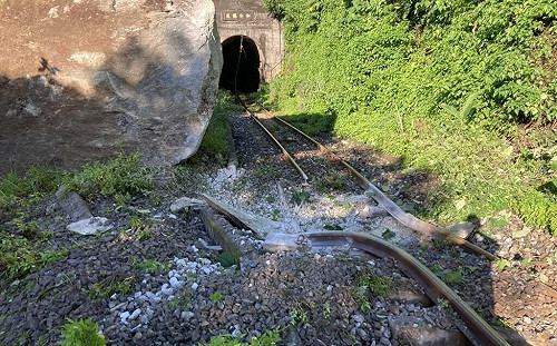 爆一週加班24小時、輪流監控邊坡落石！員工憂領不到錢 台鐵回應了