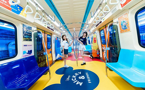 與米奇一起搭車！北捷紅線即起變身迪士尼彩繪列車 