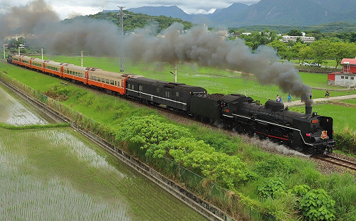 鐵道迷快收藏！仲夏寶島號7/13啟程 台鐵公開最佳拍攝點