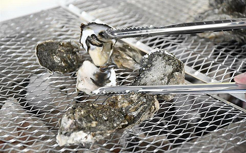 王功漁火節「千人烤蚵」蚵殼垃圾分類引爭議！縣政府解答