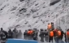 (影) 中印邊界最新衝突影片曝光？疑印加速水電站工程 解放軍衝上來了....