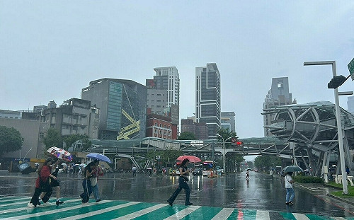 中部山區對流發展旺盛！氣象專家：外出留意午後雷陣雨
