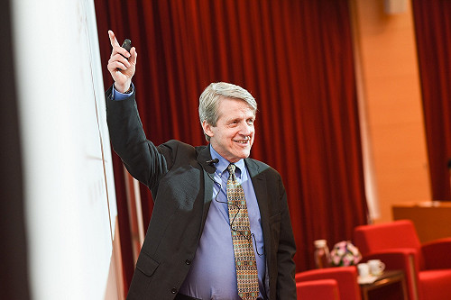 台股債房市膨風？諾貝爾得主席勒神分析