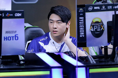 《鬥陣特攻》不就很會睡? 安娜神Ryujehong慘遭輪睡