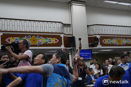 藍委丟水球　前瞻預算大亂鬥中初審通過