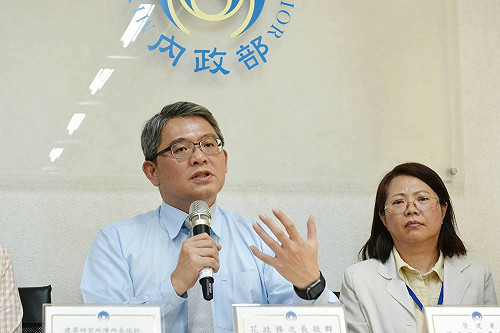 花敬群：先釐清婦聯會是否為附隨組織再說