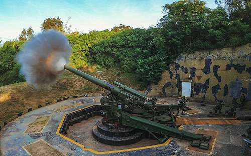 漢光演習金門舉行實彈火力射擊 展現守衛疆土決心 