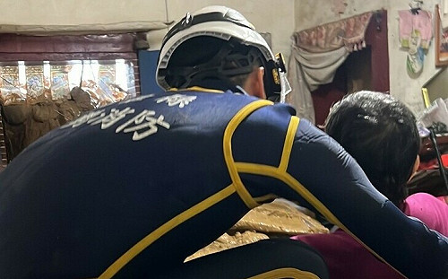 凱米颱風餘威 高雄旗山土石沖民宅一死一傷