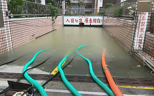 高雄地區時雨量破百！ 台電電力搶修被迫放緩