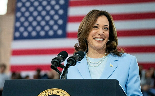 賀錦麗大打媒體閃電戰 再登Vogue雜誌封面