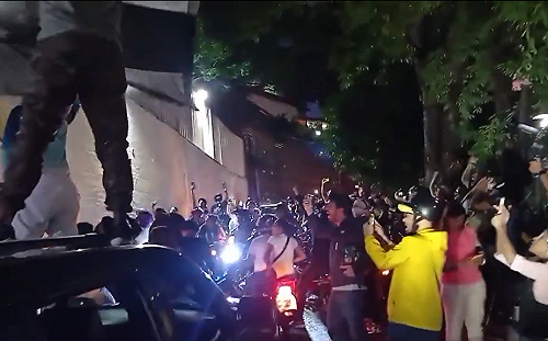 (影) 軍警開槍了! 委全國暴動 至少16死700多人被捕 國際盯上要查選舉