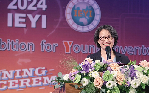 出席青少年發明展 蕭美琴談奧運精神共勉
