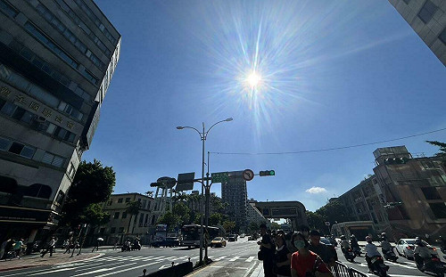 要降溫了?氣象專家分析下週東北季風有望南下 九月中下旬注意新颱風近台