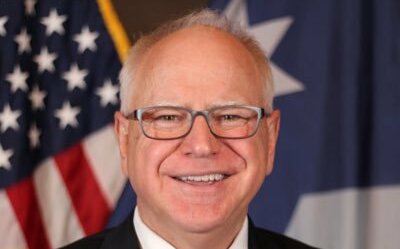 副手人選揭曉! 賀錦麗宣布60歲搭檔明尼蘇達州長華茲角逐白宮大位