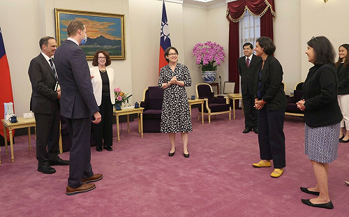 接見美國智庫布魯金斯研究院　蕭美琴盼持續深化合作