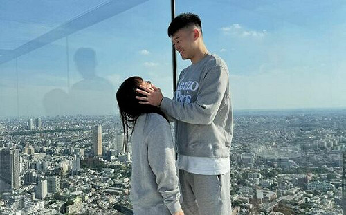 王齊麟求婚成功！陳詩媛曬鑽戒笑：他跪下跟我一樣高