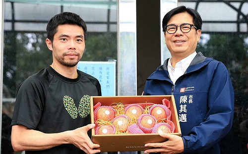 接迎莊智淵回家     陳其邁：希望他培訓後輩組成「水果戰隊」