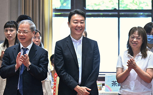 靠慢跑舒緩工作高壓 陳世凱談政院設體育部初衷