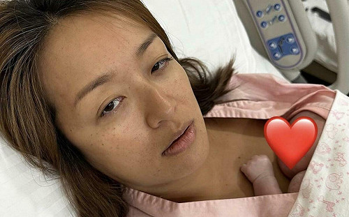 《百靈果》凱莉生了！「超真實產後照」曝光：笑不出來