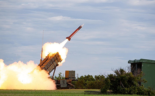 國軍「精準飛彈射擊」 愛國者＋天弓「擊殺」靶機