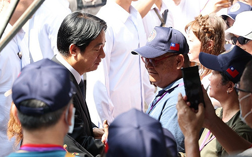 賴清德慰問823遺族  指示國防部研議補償金等訴求