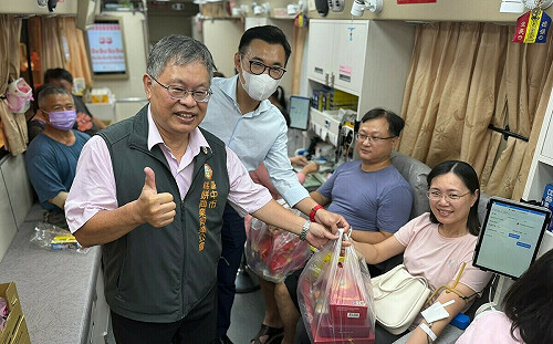 捐血送國會外交「最強軟實力」 江啟臣邀大家一起挽袖