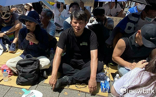 苗博雅稱北檢外禁止集會 黃國昌反嗆：昔不是主張廢除「集遊惡法」？