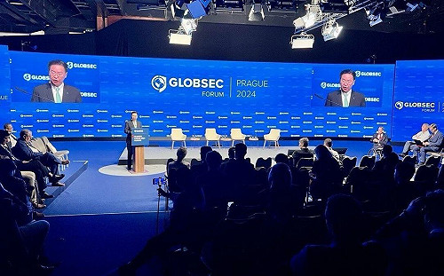 吳釗燮赴捷克「全球安全論壇」演說 籲對抗印太地區的威權擴張