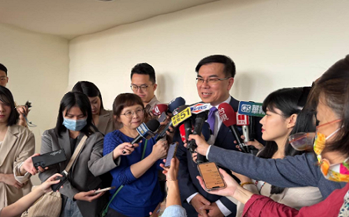 碳費徵收將上路！遭批折扣像「大特價」？彭啟明：剛施行會比較低