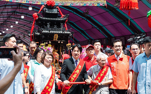 城隍爺夜巡諸羅城 賴清德允諾：不分黨派建設嘉義