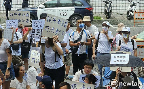 勿讓法院聚眾成慣例！律師：民眾黨動員小草施壓法官  是政治干預司法