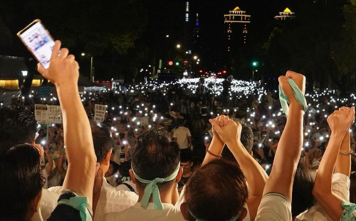  朱蒲青觀點》暴雨中前進的民眾黨