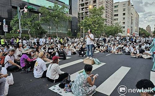 民眾黨動員｢最後的支持者｣醫指顯露敗象鐵證：小草們都陸續醒悟了