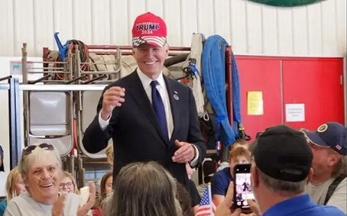 拜登竟然戴上「川普帽」! 川粉狂歡網路瘋傳 白宮證實是真的 原因是…..