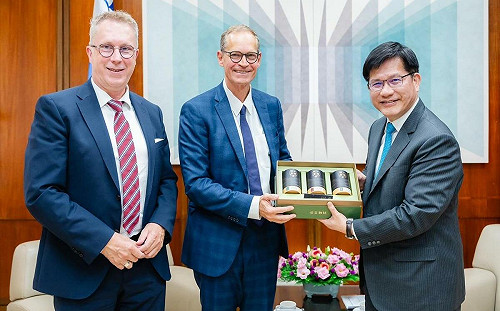 接見德國執政黨國會議員 林佳龍：樂見各國捍衛台海自由航行權