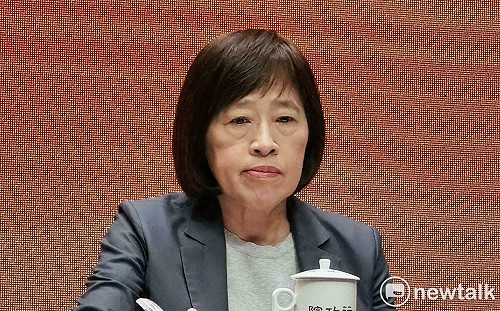 國發會：規劃持有全球菁英卡者 居留1年即可申請永居