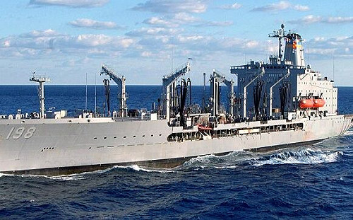 （影）「大角號」碰撞受損 退出林肯號航母打擊群 美軍中東海上補給出問題