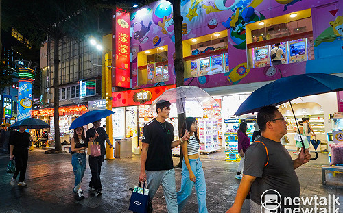 台北市今天上午7點恢復紅黃線禁止停車管制! 民眾需將車輛駛離校園