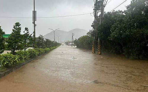 罕見豪雨襲擊北海岸！金山24小時雨量破600毫米 鄭明典圖解分析