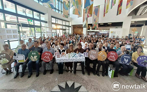 看見福爾摩沙的容顏 台灣經典百色大展在纖維工藝博物館