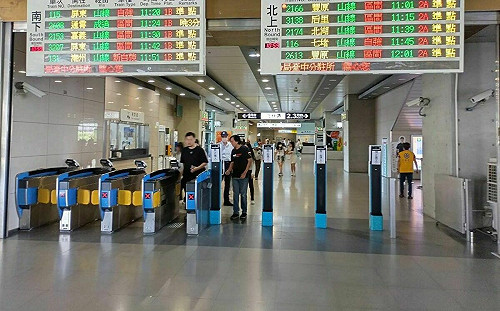 鳳凰颱風襲台！台鐵「預防性停駛路段」看這裡