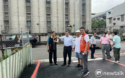 關廟崇平路83巷台銀土地圍籬拆除  王定宇邀區公所議員里長會勘