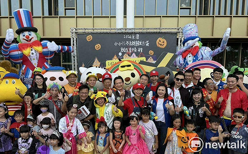 萬聖憲定搞怪趣  林俊憲陪親子踩街共度萬聖節趴踢