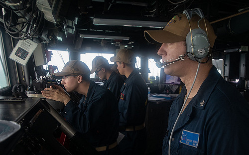 台海仍不平靜！美加軍艦昨穿越台海  共軍嗆全程跟監 