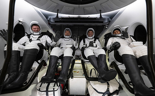 SpaceX太空艙返回地球! 2滯留國際太空站人員回程拖到明年2月