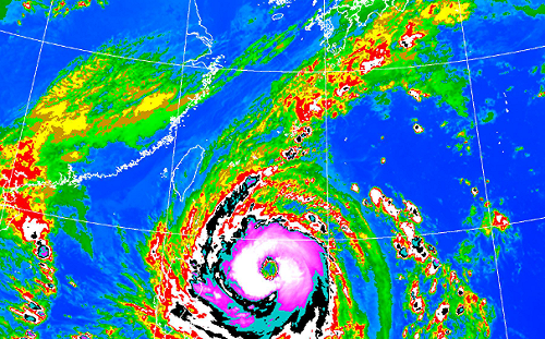 康芮颱風開眼了！氣象署發海警 警戒區出爐